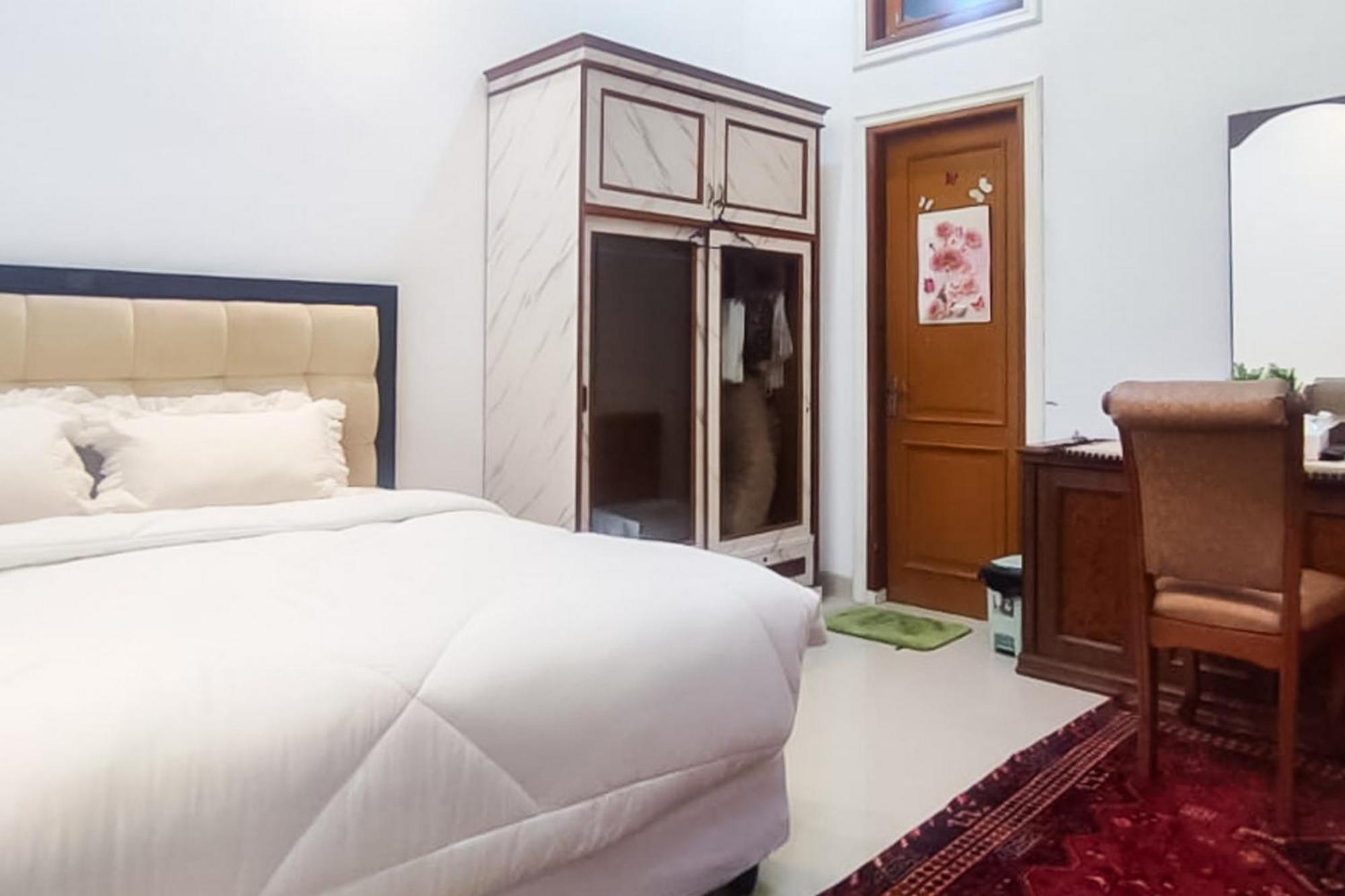 Reddoorz Syariah At Chilla Guest House Padang Eksteriør bilde